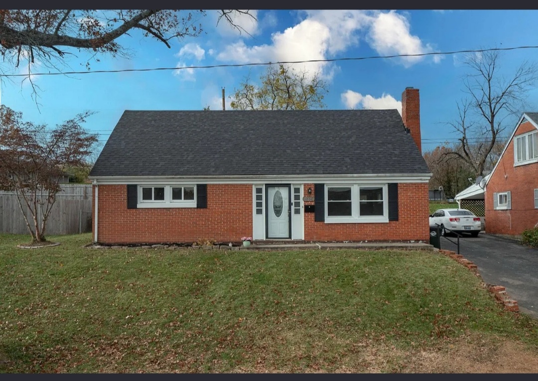 HOMES WHERE MODERN DESIGN MEETS LUXURY